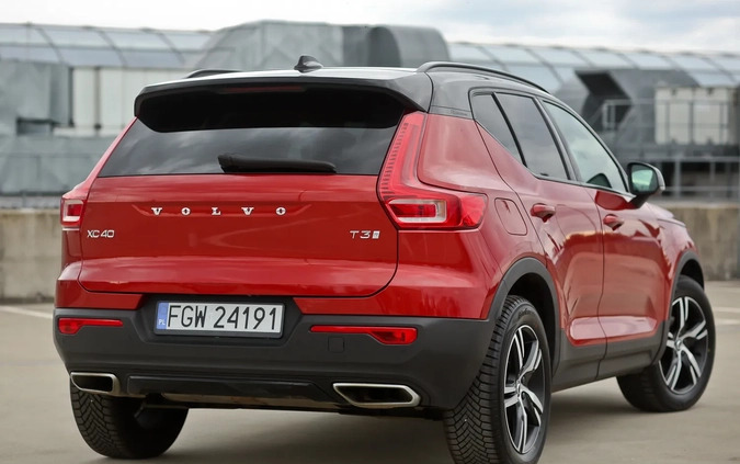 Volvo XC 40 cena 111900 przebieg: 124636, rok produkcji 2019 z Halinów małe 781